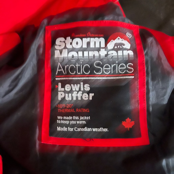 Red puffer jacket (women’s XS) - Picture 5 of 5